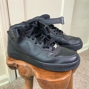 Nike Mens Air Force 1 Mid 07 Triple Black